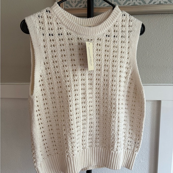 Universal Thread Sweaters - Universal Thread Women's Cream Cable Knit Sweater